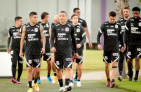 Adson e Mandaca durante último treino do Corinthians antes da estreia pelo Brasileiro 2021