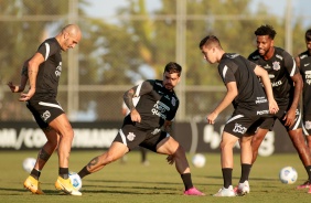 Fbio Santos, Fagner, Gil e companheiros durante treino do Corinthians no CT Dr. Joaquim Grava