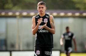 Gabriel Pereira durante último treino do Corinthians antes da estreia pelo Brasileiro 2021