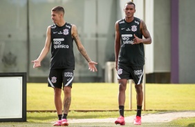 Gabriel Pereira e Felipe Augusto durante último treino do Corinthians antes da estreia pelo BR