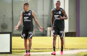 Gabriel Pereira e Felipe Augusto durante ltimo treino do Corinthians antes da estreia pelo BR