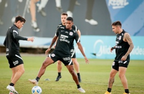 Vital, Léo Natel e Mosquito durante último treino do Corinthians antes da estreia pelo Brasileiro 20