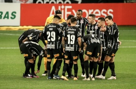 Elenco reunido para partida entre Corinthians e Atlético-GO, pelo Brasileirão, na Neo Química Arena