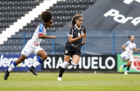 Jheniffer durante a partida entre Corinthians e Bahia, pelo Brasileirão Feminino