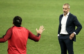 Sylvinho sofreu uma derrota no seu primeiro jogo oficial como treinador do Corinthians