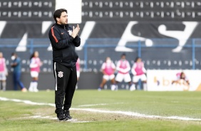 Treinador Arthur Elias durante a partida entre Corinthians e Bahia, pelo Brasileirão Feminino