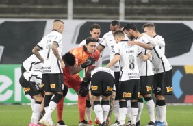 Elenco reunido durante jogo entre Corinthians e Atltico-GO, pela terceira fase da Copa do Brasil