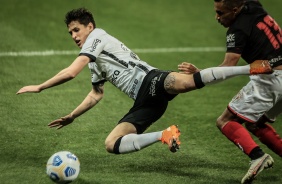 Mateus Vital durante jogo entre Corinthians e Atltico-GO, pela terceira fase da Copa do Brasil