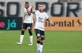 Volante Gabriel durante jogo entre Corinthians e Atltico-GO, pela terceira fase da Copa do Brasil