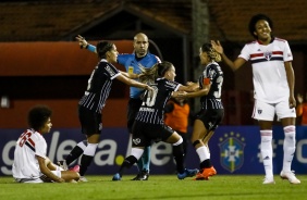 Jheniffer, Andressinha e Tamires durante jogo contra o So Paulo, pelo Brasileiro Feminino