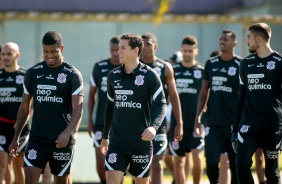 Léo Natel e Vital durante o último treino do Corinthians antes do jogo contra o América-MG