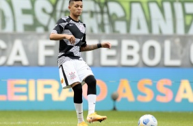 Adson durante aquecimento da partida entre Corinthians e Amrica-MG, pelo Brasileiro