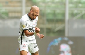 Fbio Santos comemorando seu gol na partida entre Corinthians e Amrica-MG, pelo Brasileiro