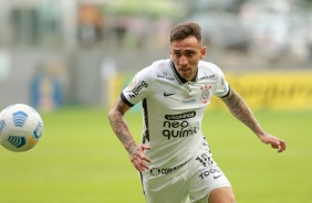 Gustavo Silva durante a partida entre Corinthians e Amrica-MG, pelo Brasileiro