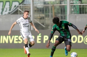 Lucas Piton durante a partida entre Corinthians e Amrica-MG, pelo Brasileiro