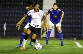 Gabi Nunes durante duelo entre Corinthians e Cruzeiro, pelo Brasileiro Feminino