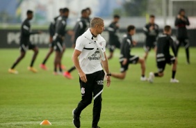 Tcnico Sylvinho durante dia de treino do Corinthians, no CT Dr. Joaquim Grava