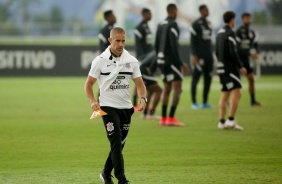 Treinador Sylvinho durante dia de treino do Corinthians, no CT Dr. Joaquim Grava