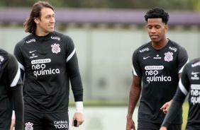 Cssio e Gil no ltimo treino do Corinthians antes do jogo contra o Atltico-GO, pela Copa do Brasil