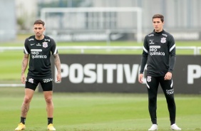 Gustavo Silva e Mateus Vital no ltimo treino do Corinthians antes do jogo contra o Atltico-GO
