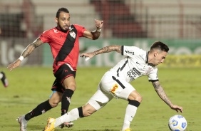 Gustavo Silva durante jogo entre Corinthians e Atltico-GO, pela Copa do Brasil