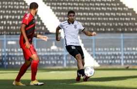 Vinicius durante jogo entre Corinthians e Athletico-PR, pelo Brasileiro Sub-17