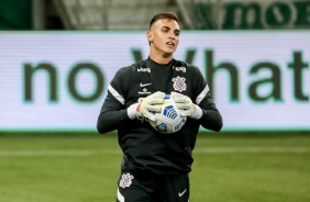 Matheus Donelli no aquecimento antes do Drbi entre Corinthians e Palmeiras, no Allianz Parque