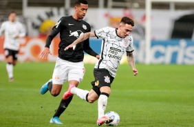 Gustavo Silva no jogo entre Corinthians e Red Bull Bragantino, pelo Brasileiro, na Neo Qumica Arena