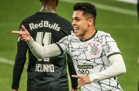 Roni marcou o primeiro gol do Corinthians contra o Red Bull Bragantino