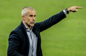 Tcnico Sylvinho na partida entre Corinthians e Red Bull Bragantino, na Neo Qumica Arena