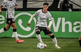 Mateus Vital durante jogo entre Corinthians e Red Bull Bragantino, pelo Brasileiro