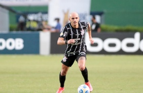 Lateral Fábio Santos na partida entre Corinthians e Bahia, pelo Brasileiro, em Pituaçu