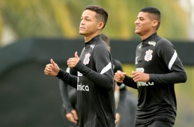 Adson e Varanda durante treinamento do Corinthians em preparao para duelo contra o Sport