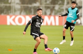 Gabriel Pereira durante treino do Corinthians no CT Dr. Joaquim Grava