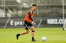 Lo Santos durante treinamento do Corinthians em preparao para duelo contra o Sport