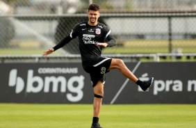 Lo Santos durante treino do Corinthians no CT Dr. Joaquim Grava