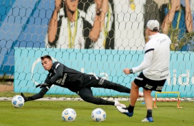 Matheus Donelli durante treino do Corinthians no CT Dr. Joaquim Grava