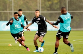 Rodrigo Varanda e Thiaguinho durante treino do Corinthians no CT Dr. Joaquim Grava