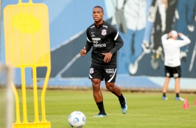 Xavier durante treino do Corinthians no CT Dr. Joaquim Grava