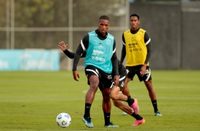 Xavier e Cau durante treino do Corinthians no CT Dr. Joaquim Grava