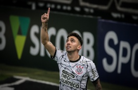 Gustavo Silva marcou o primeiro gol do Corinthians contra o Sport, na Neo Química Arena