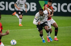 Jô durante partida entre Corinthians e Sport, na Neo Química Arena, pelo Brasileiro