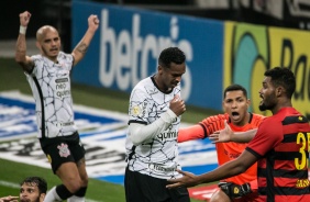 J marcou o segundo gol do Corinthians contra o Sport, na Neo Qumica Arena