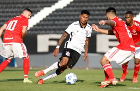 Antony durante empate entre Corinthians e Internacional, pelo Campeonato Brasileiro Sub-20