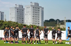 Elenco reunido no treino preparatrio para jogo entre Corinthians e Fluminense