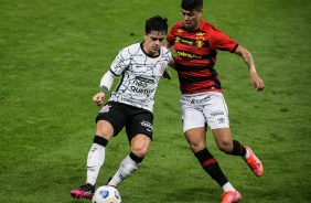 Fagner durante partida entre Corinthians e Sport, pelo Brasileiro, na Neo Qumica Arena