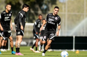 Fagner e Gabriel no ltimo treino do Corinthians antes do jogo contra o Fluminense
