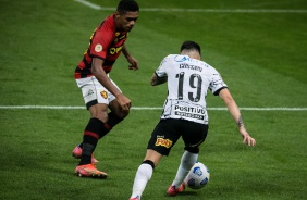 Gustavo Silva durante partida entre Corinthians e Sport, pelo Brasileirão, na Neo Química Arena