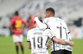 Gustavo Silva e J durante jogo entre Corinthians e Sport, na Neo Qumica Arena, pelo Brasileiro