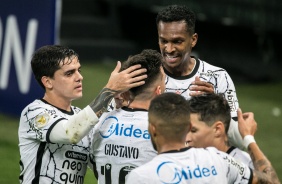 Gustavo Silva, Jô e companheiros durante partida entre Corinthians e Sport, pelo Brasileirão